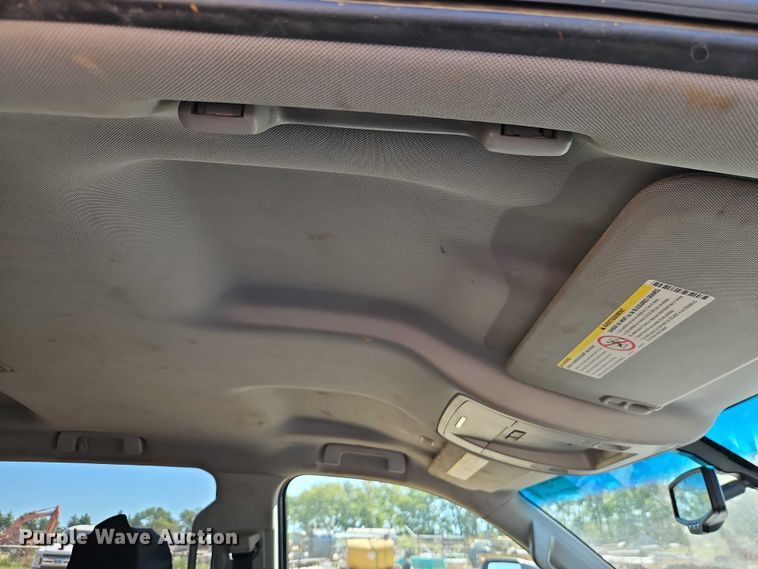 image for item EB8266 2017 Chevrolet Silverado 2500HD Crew Cab pickup truck