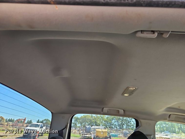 image for item EB8266 2017 Chevrolet Silverado 2500HD Crew Cab pickup truck