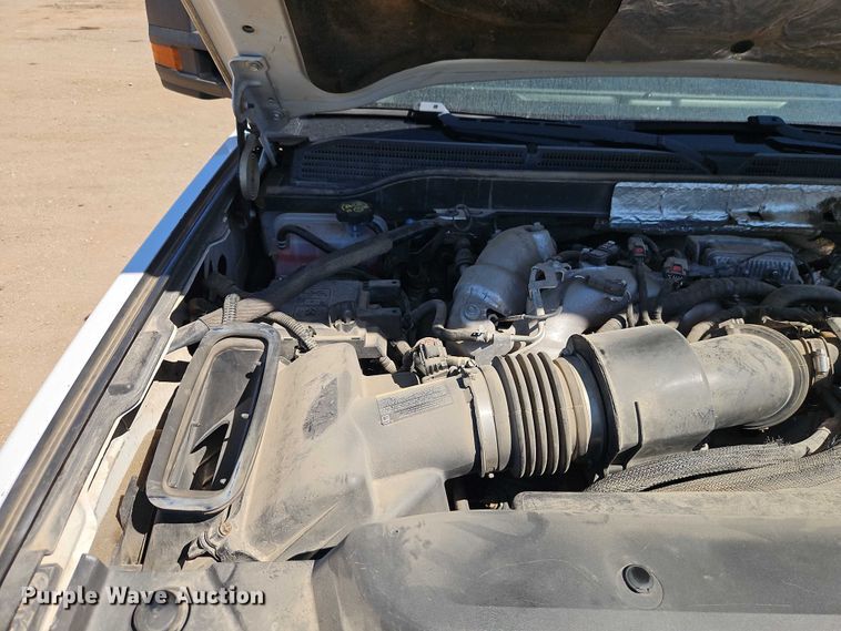 image for item EB8266 2017 Chevrolet Silverado 2500HD Crew Cab pickup truck