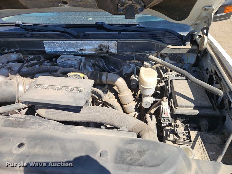 image for item EB8266 2017 Chevrolet Silverado 2500HD Crew Cab pickup truck