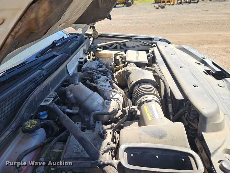 image for item EB8266 2017 Chevrolet Silverado 2500HD Crew Cab pickup truck