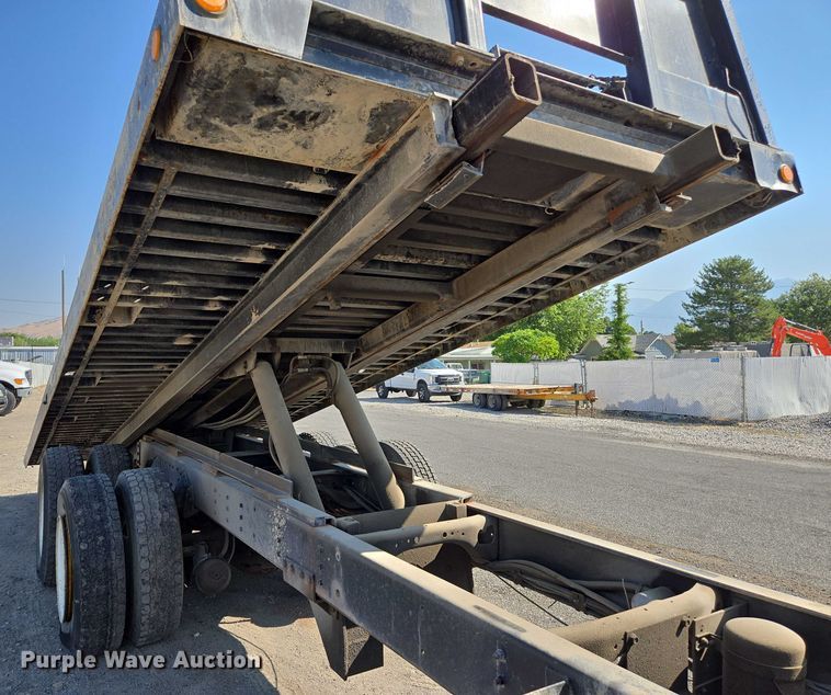 image for item EC1116 1995 International 4900 rollback truck