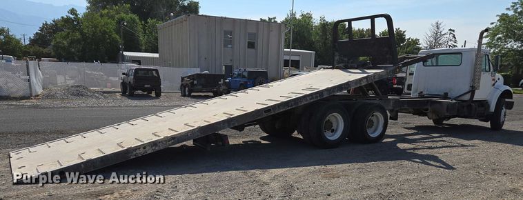 image for item EC1116 1995 International 4900 rollback truck