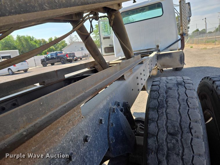 image for item EC1116 1995 International 4900 rollback truck