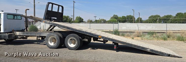 image for item EC1116 1995 International 4900 rollback truck