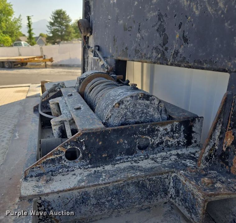 image for item EC1116 1995 International 4900 rollback truck