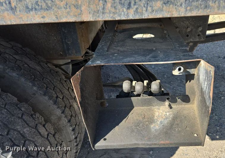 image for item EC1116 1995 International 4900 rollback truck