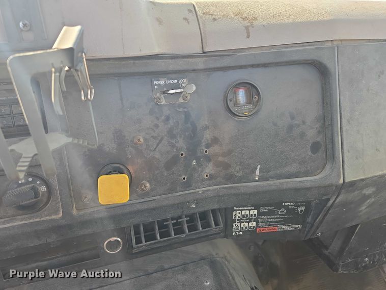 image for item EC1116 1995 International 4900 rollback truck