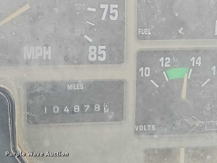 image for item EC1116 1995 International 4900 rollback truck