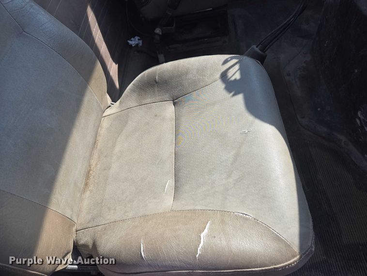 image for item EC1116 1995 International 4900 rollback truck