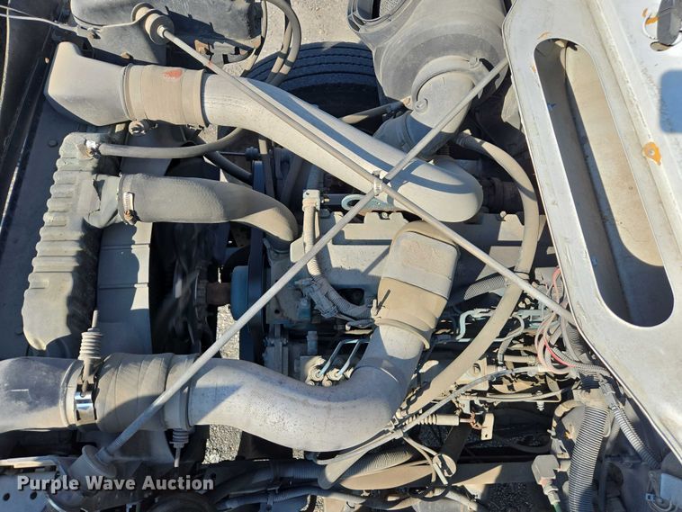 image for item EC1116 1995 International 4900 rollback truck