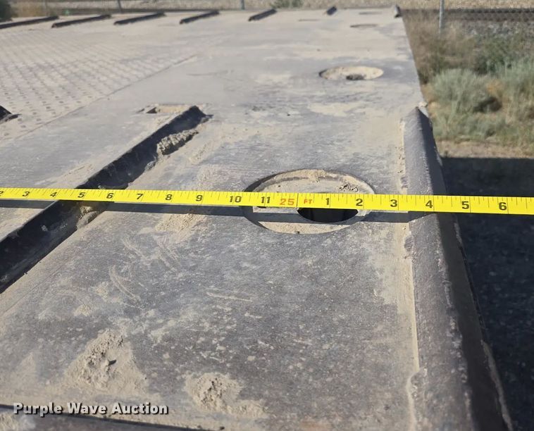 image for item EC1116 1995 International 4900 rollback truck