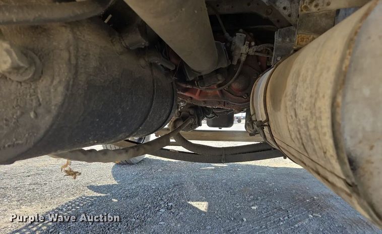 image for item EC1116 1995 International 4900 rollback truck