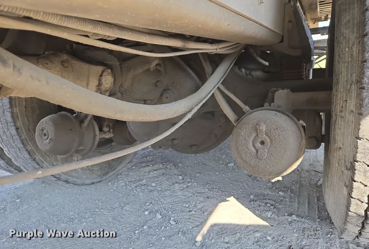 image for item EC1116 1995 International 4900 rollback truck