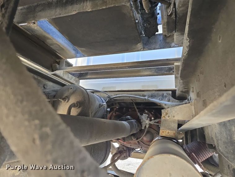 image for item EC1116 1995 International 4900 rollback truck