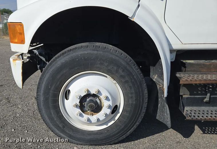 image for item EC1116 1995 International 4900 rollback truck