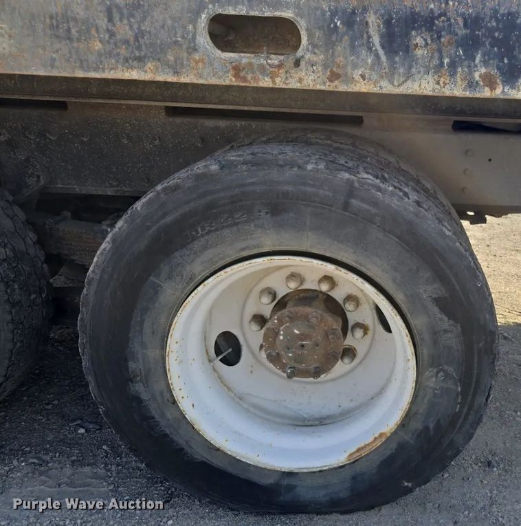 image for item EC1116 1995 International 4900 rollback truck