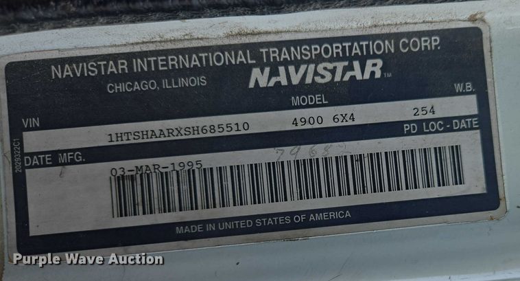 image for item EC1116 1995 International 4900 rollback truck