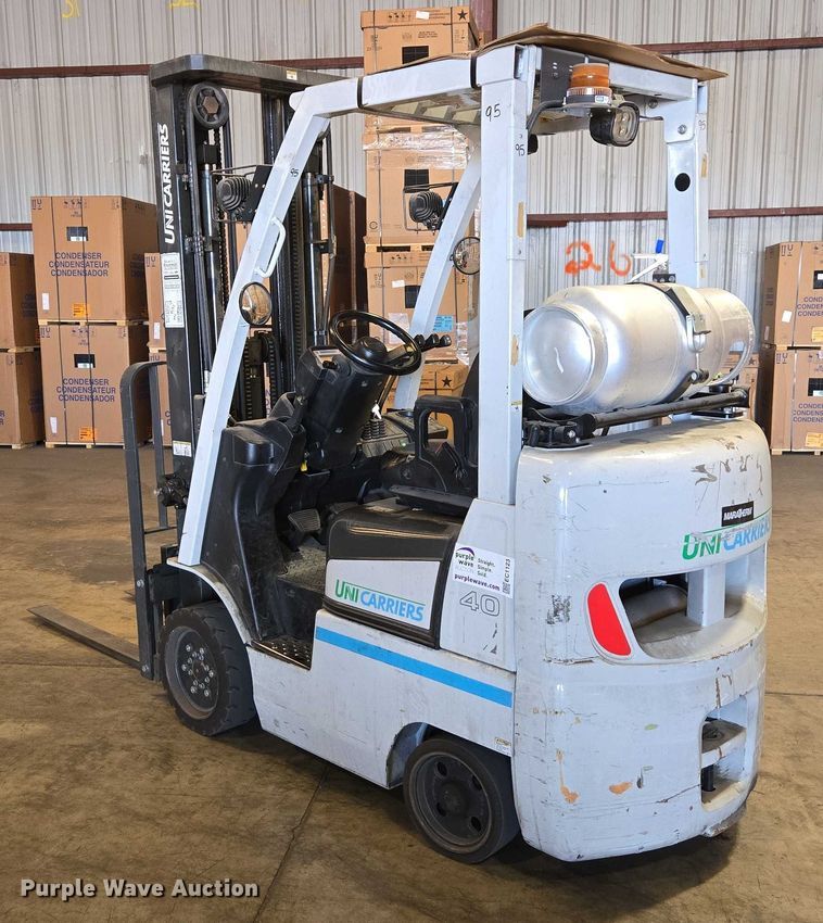 image for item EC1123 2017 UniCarriers CFS40 forklift