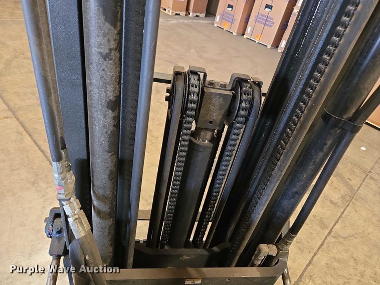 image for item EC1123 2017 UniCarriers CFS40 forklift