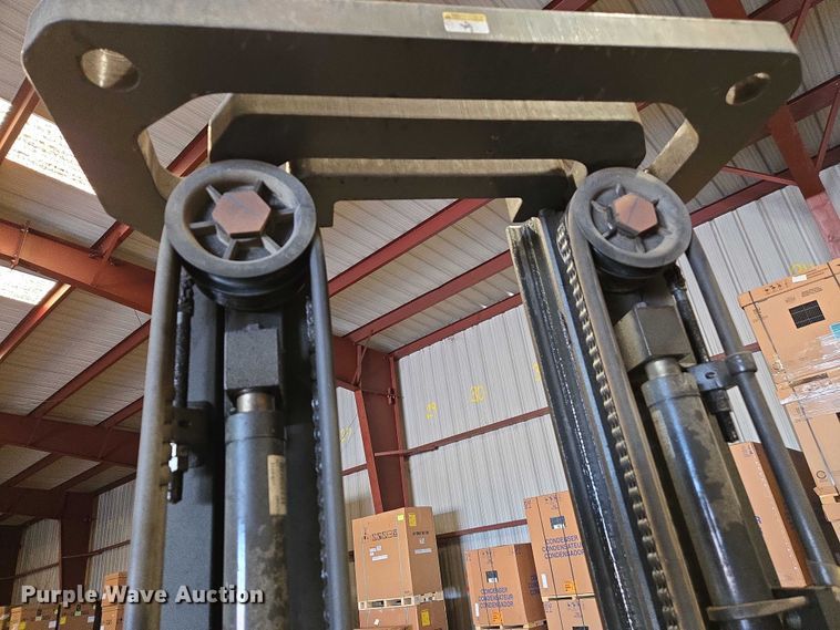 image for item EC1123 2017 UniCarriers CFS40 forklift