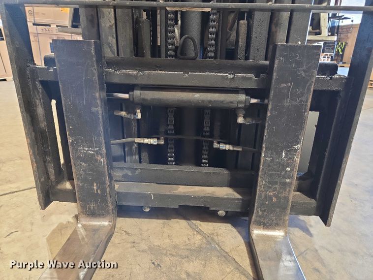 image for item EC1123 2017 UniCarriers CFS40 forklift