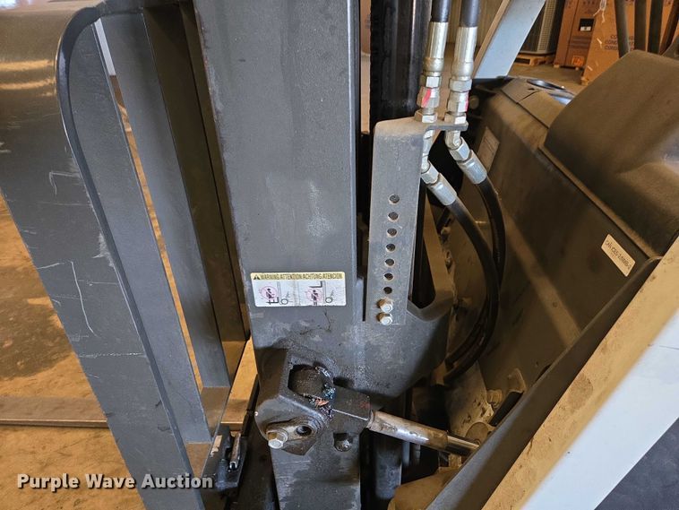 image for item EC1123 2017 UniCarriers CFS40 forklift