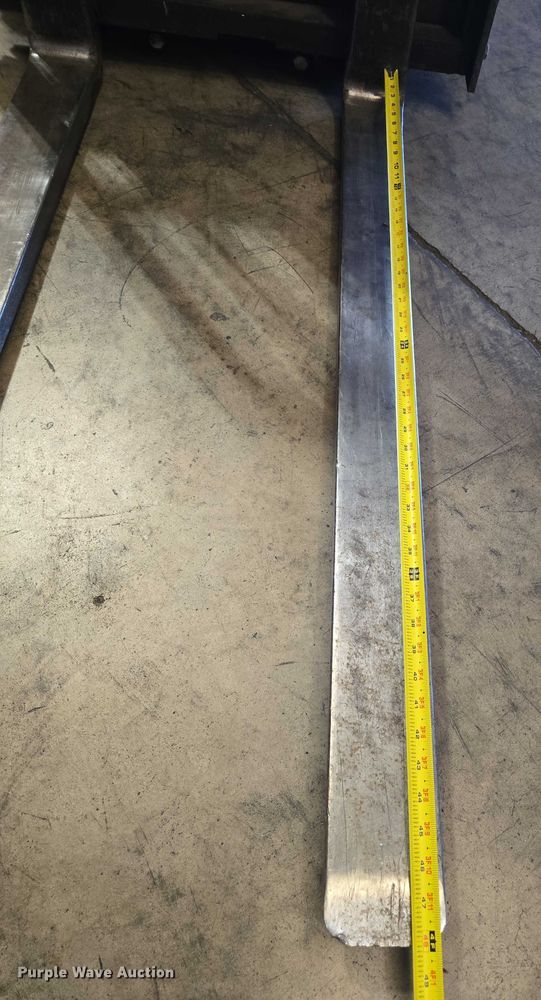 image for item EC1123 2017 UniCarriers CFS40 forklift