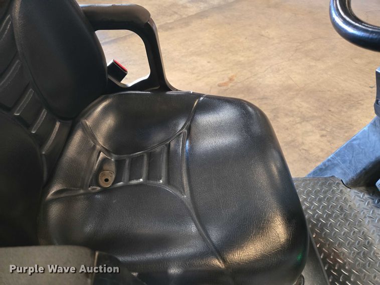 image for item EC1123 2017 UniCarriers CFS40 forklift