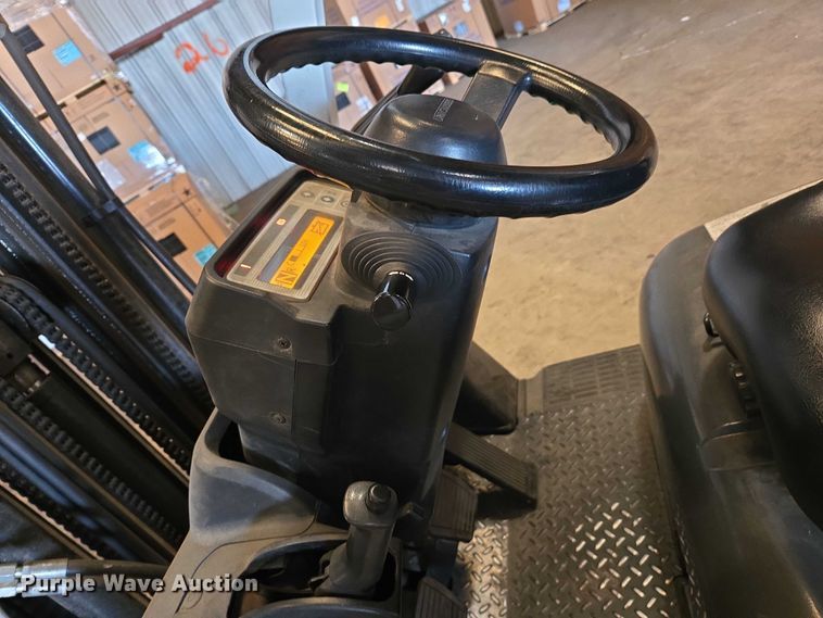 image for item EC1123 2017 UniCarriers CFS40 forklift