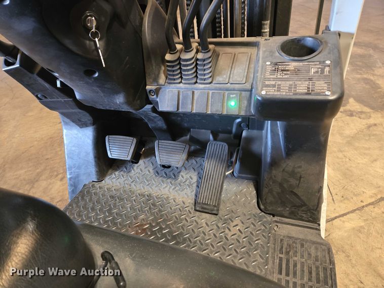 image for item EC1123 2017 UniCarriers CFS40 forklift