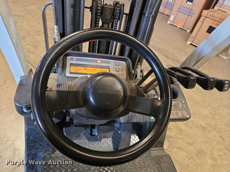 image for item EC1123 2017 UniCarriers CFS40 forklift