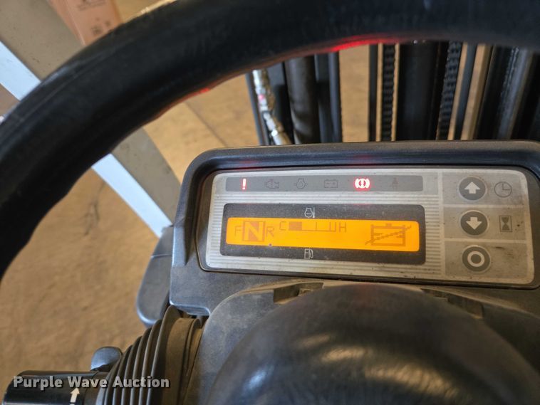 image for item EC1123 2017 UniCarriers CFS40 forklift