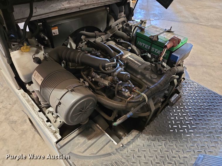 image for item EC1123 2017 UniCarriers CFS40 forklift