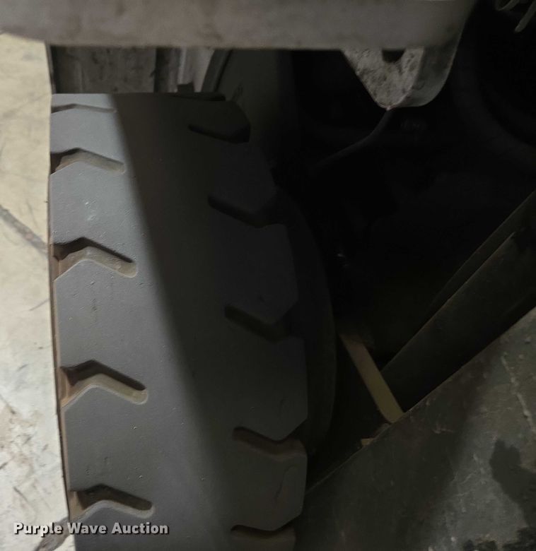 image for item EC1123 2017 UniCarriers CFS40 forklift