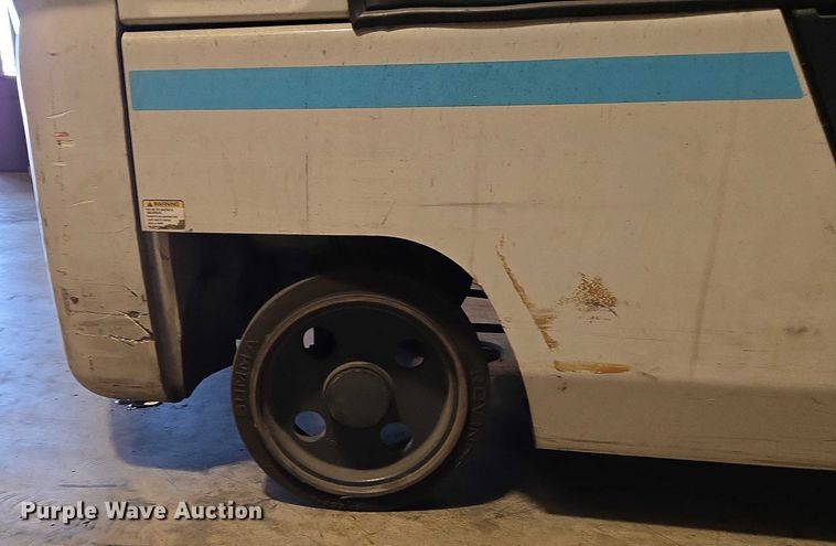 image for item EC1123 2017 UniCarriers CFS40 forklift