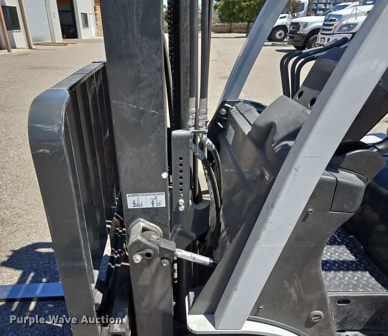 image for item EC1125 2017 UniCarriers CFS40 forklift