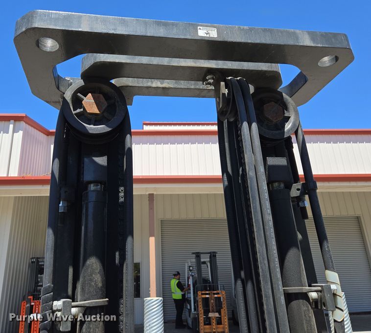 image for item EC1125 2017 UniCarriers CFS40 forklift