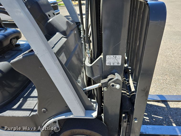 image for item EC1125 2017 UniCarriers CFS40 forklift