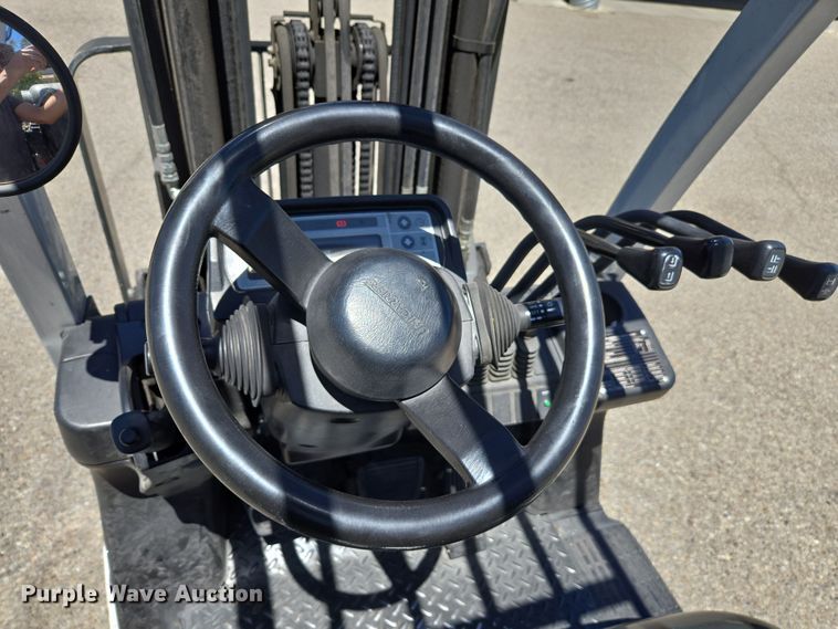 image for item EC1125 2017 UniCarriers CFS40 forklift