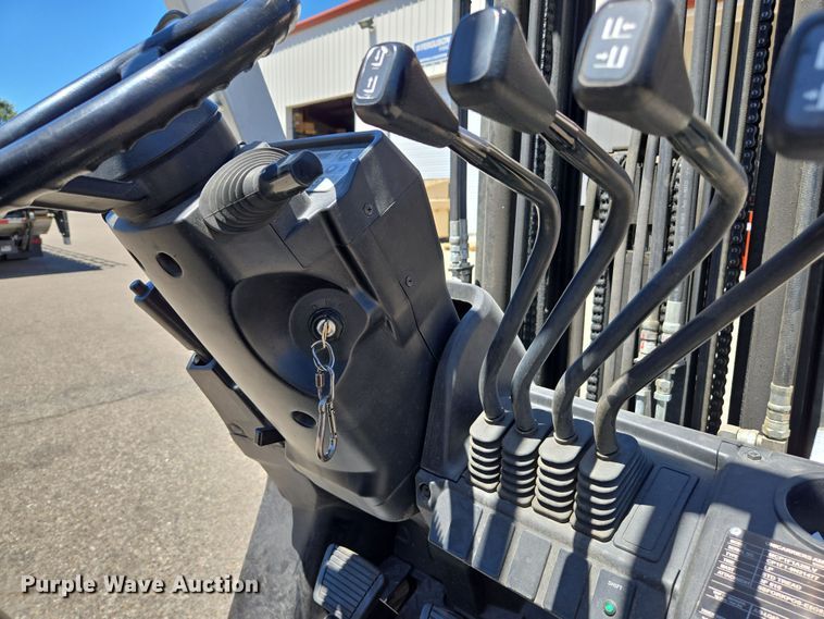 image for item EC1125 2017 UniCarriers CFS40 forklift