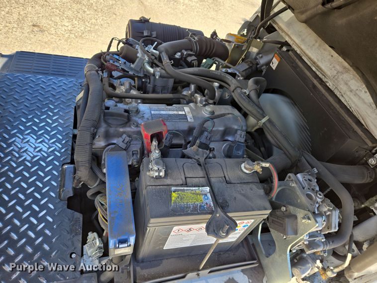 image for item EC1125 2017 UniCarriers CFS40 forklift