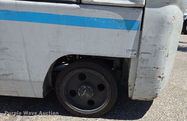 image for item EC1125 2017 UniCarriers CFS40 forklift