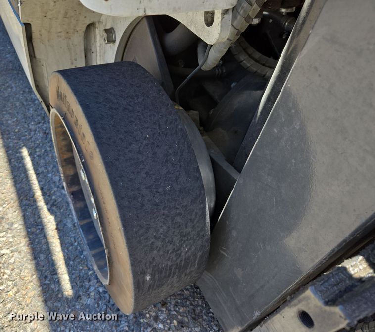 image for item EC1125 2017 UniCarriers CFS40 forklift