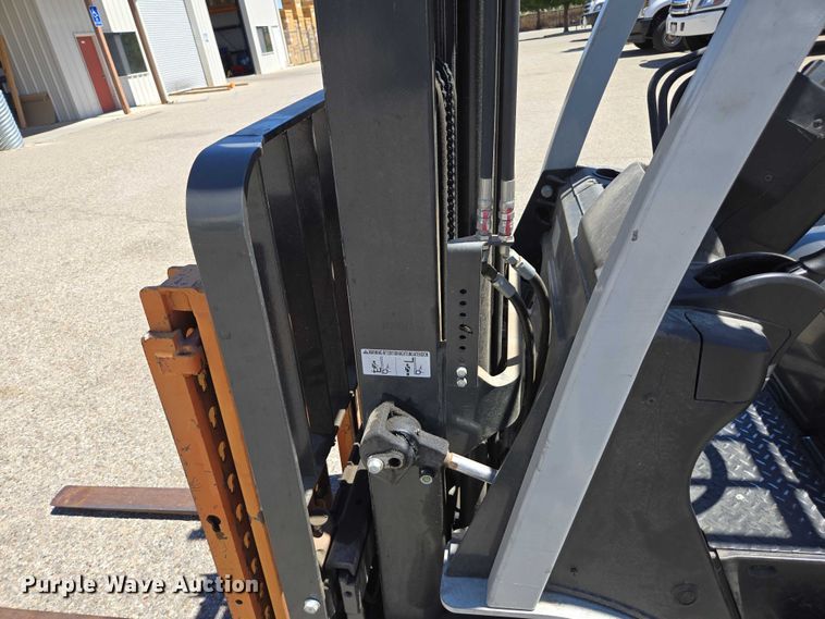 image for item EC1126 2017 UniCarriers CFS40 forklift