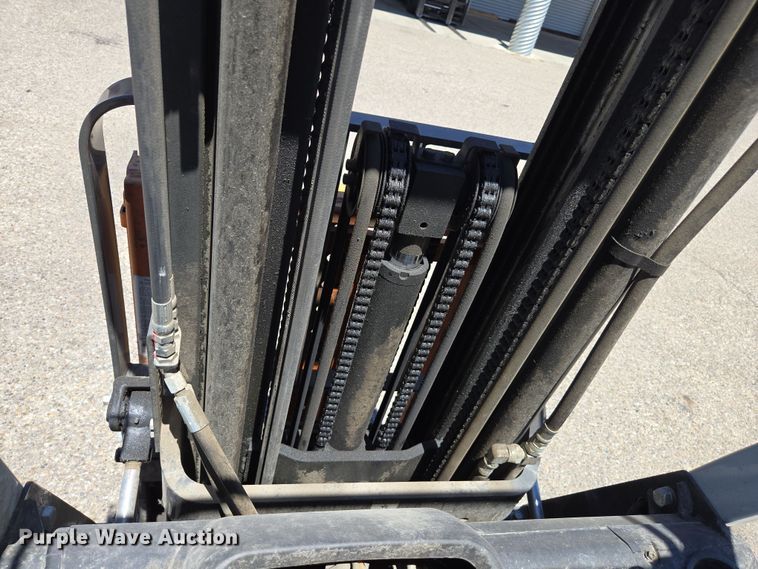 image for item EC1126 2017 UniCarriers CFS40 forklift