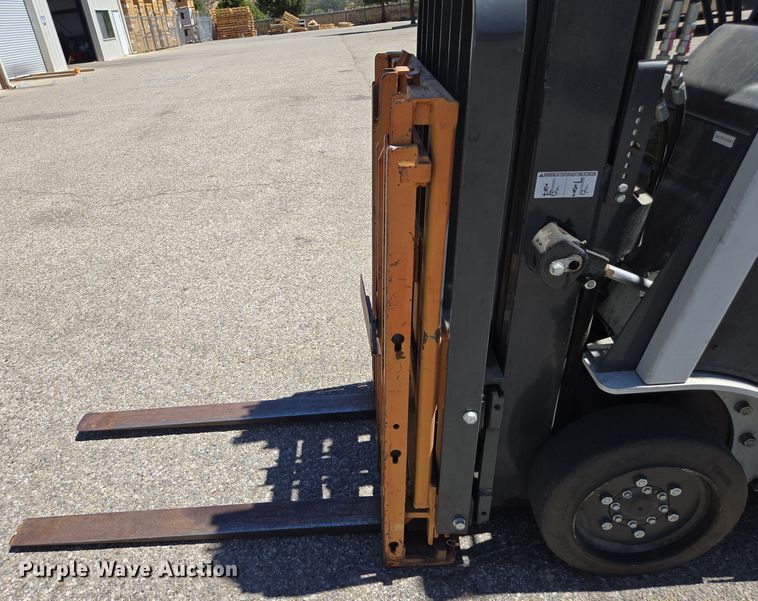 image for item EC1126 2017 UniCarriers CFS40 forklift