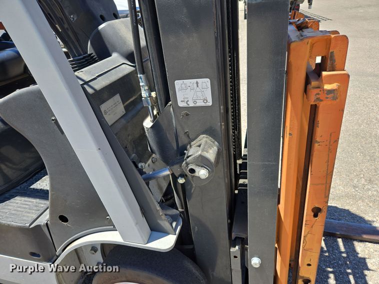 image for item EC1126 2017 UniCarriers CFS40 forklift