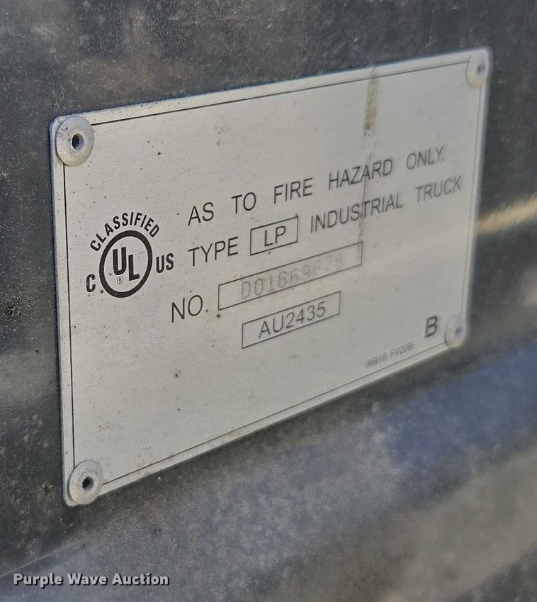 image for item EC1126 2017 UniCarriers CFS40 forklift