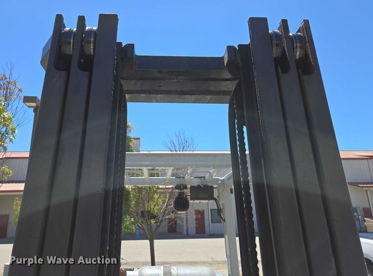 image for item EC1126 2017 UniCarriers CFS40 forklift